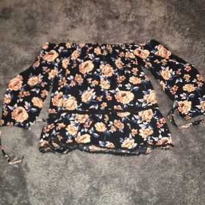 American Eagle off the shoulder shirt (floral)